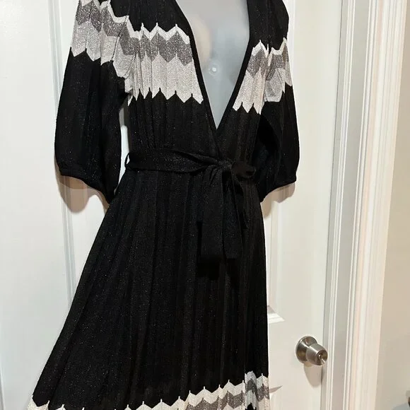 New Bebe Black/Grey/Silver Metallic Thread w/¾ Sleeves Midi Dress, Size L (NWOT) - Picture 6 of 12